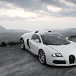 Cat costa sa inchiriezi un Bugatti Veyron?