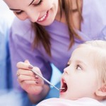 Cum sa-l convingi pe cel mic sa mearga la dentist